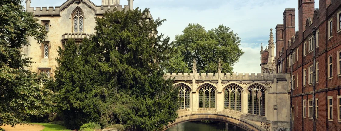 Oxford, Cambridge Universities and Christ Church College Guided Tour