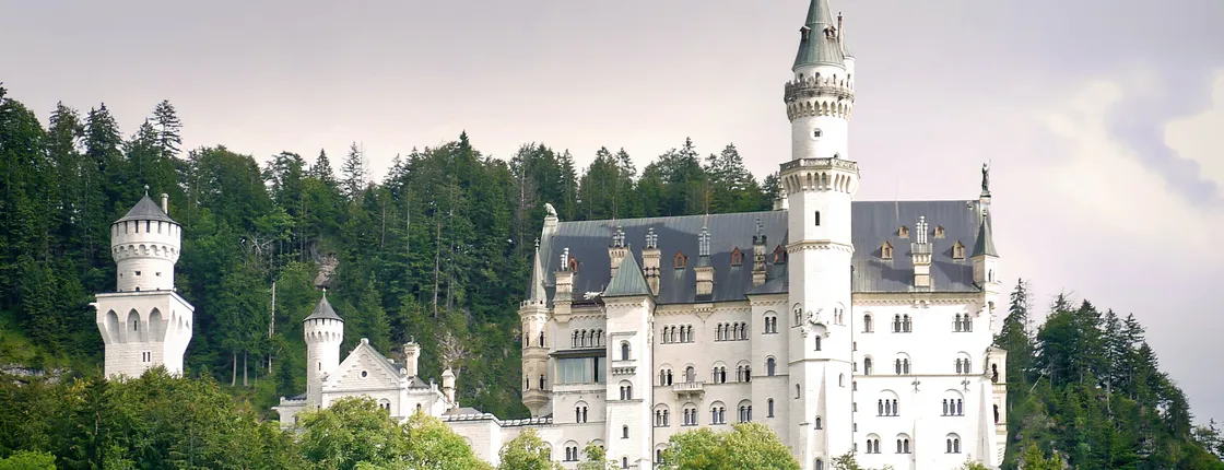 VIP tour to Neuschwanstein and Linderhof with Venus Grotto from Munich