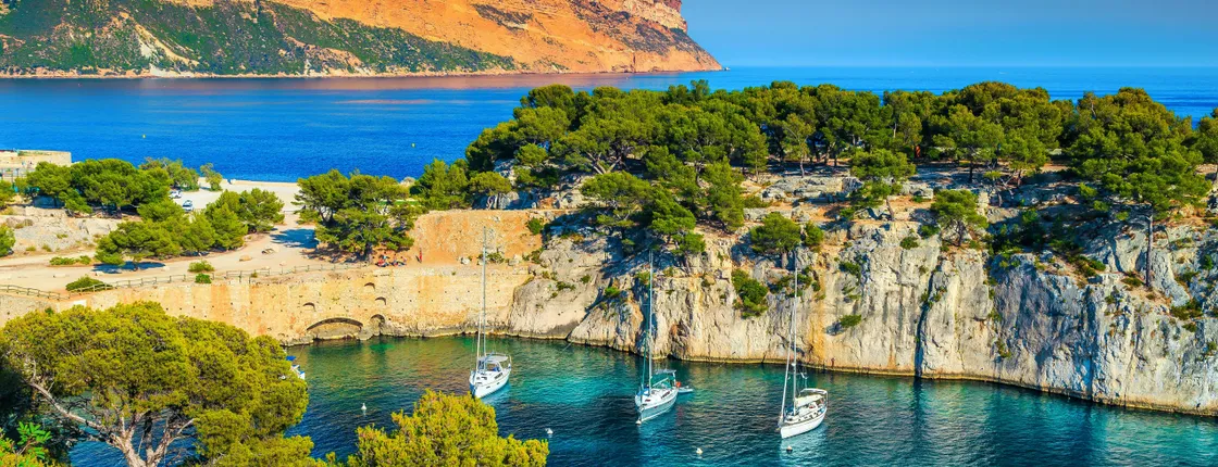 Full-day sailing excursion in the Calanques from Marseille