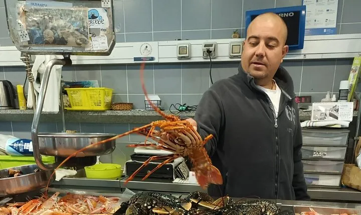 Food Market Shopping and Cooking Workshop in A Coruña