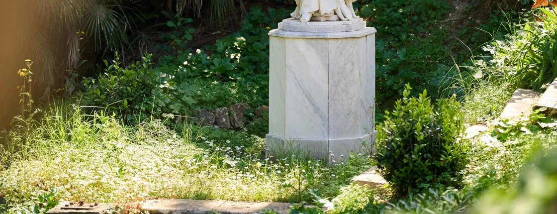 Corfu tour with Achillion Palace and Paleokastritsa