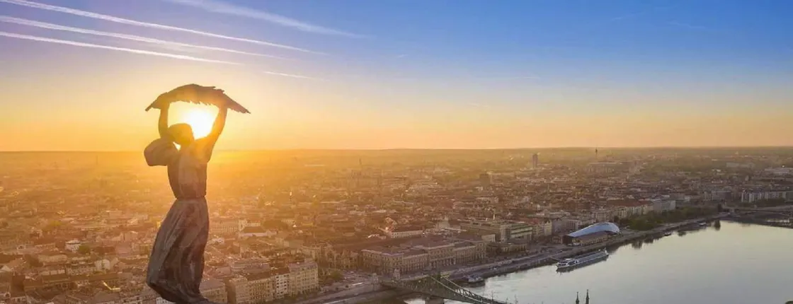 Budapest Live Guided City Sightseeing Tour