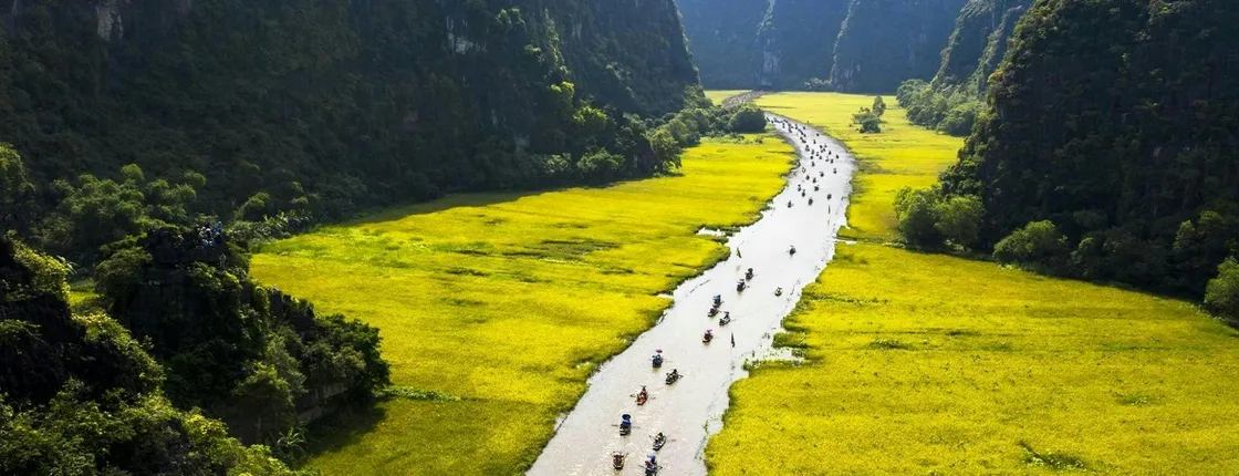 Full-day Hoa Lu and Tam Coc guided tour from Hanoi with lunch