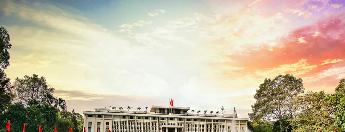 Guided tour to Independence Palace and War Remnants Museum