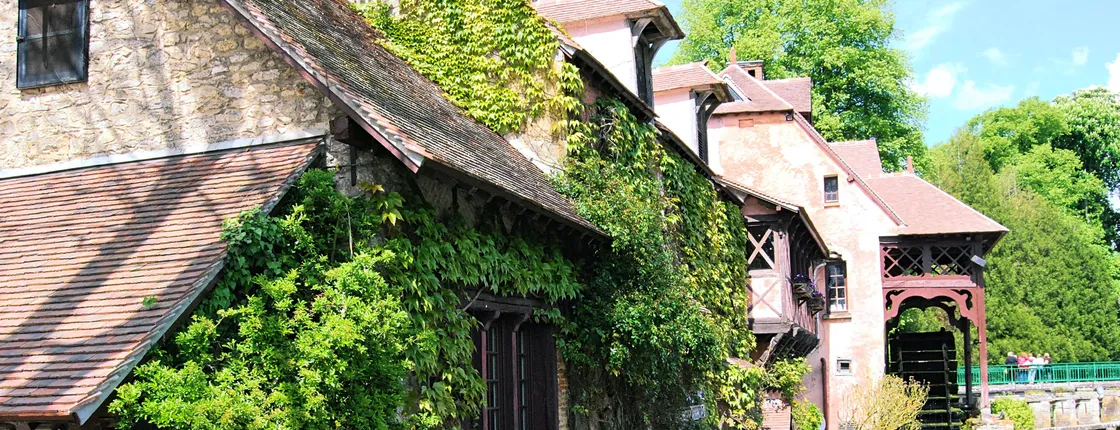 Small-group excursion to Giverny and Versailles from Paris