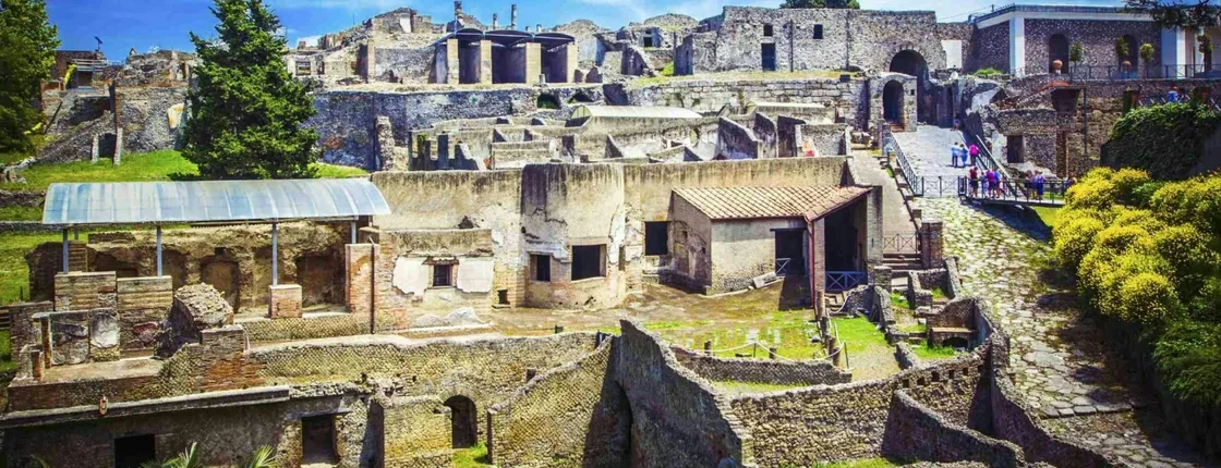 Private day trip to Pompeii and Positano from Rome