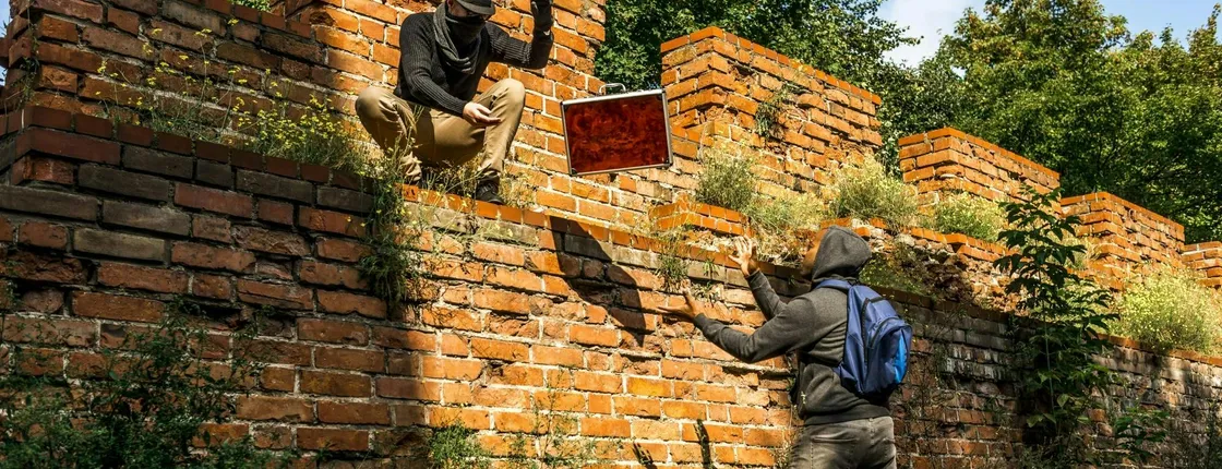 Interactive spy-themed city game with host-guide in Poznań Old Town
