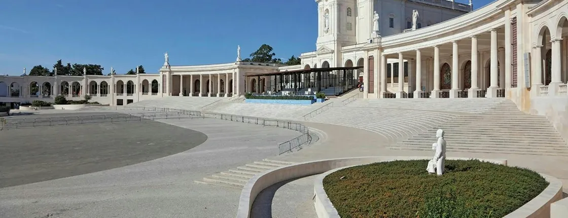 Guided tour of Óbidos, Nazaré and Fátima from Lisbon