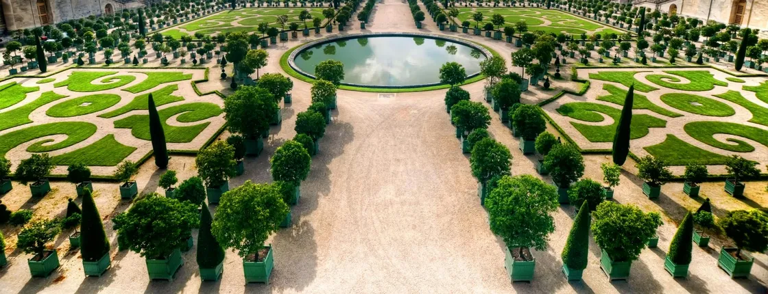Versailles gardens guided walking tour with self-guided palace visit