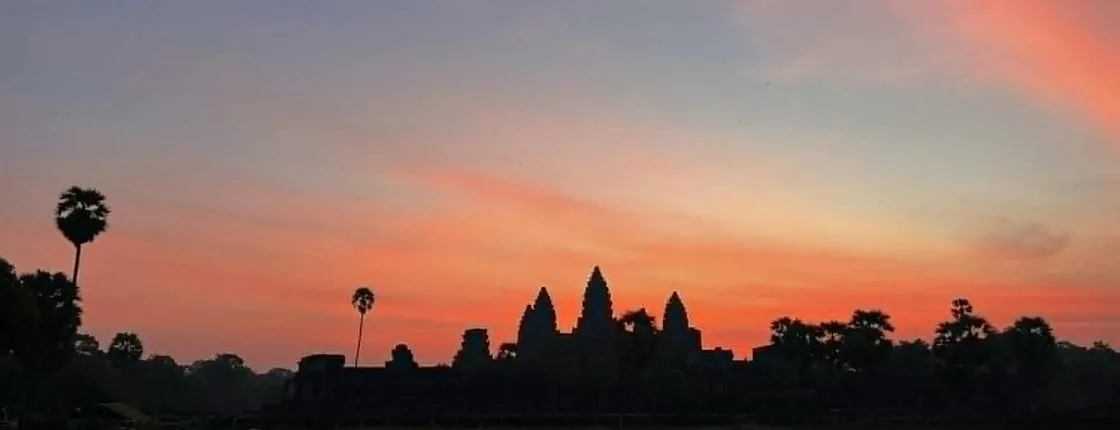 Angkor Wat Sunrise Small Group Tour with Hotel Pickup