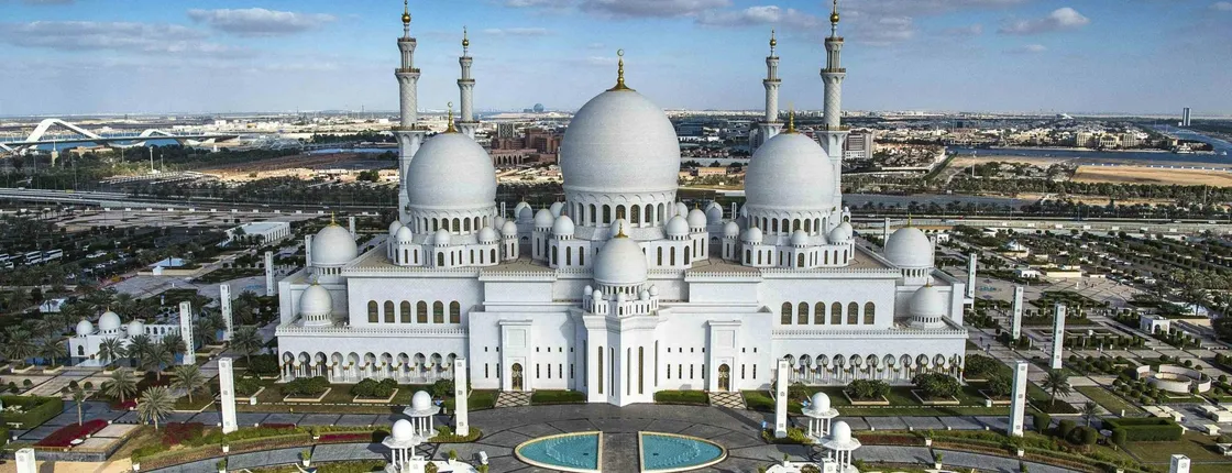 Abu Dhabi city tour with dinner at Emirates Palace