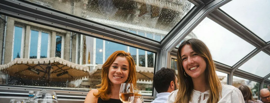 Amsterdam canal cruise with Dutch wine and cheese