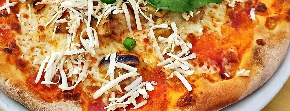 Pizza cookery class in Giardini Naxos