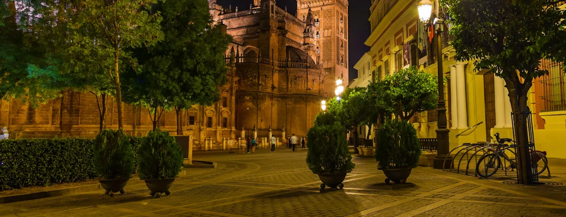 Night tour of paranormal Seville
