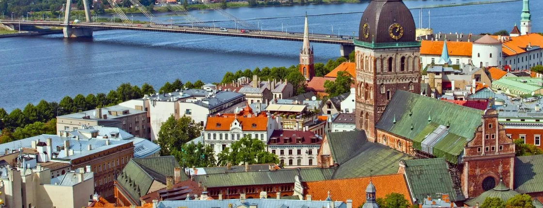 Introductory walking tour of Riga with a local guide