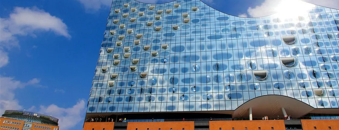 One-hour guided tour of the Elbphilharmonie and Plaza
