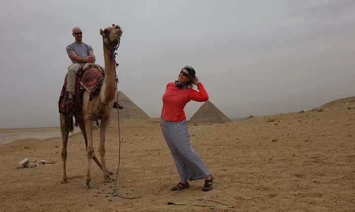 Sunset or Sunrise Tour: Pyramids of Giza by Horse or Camel