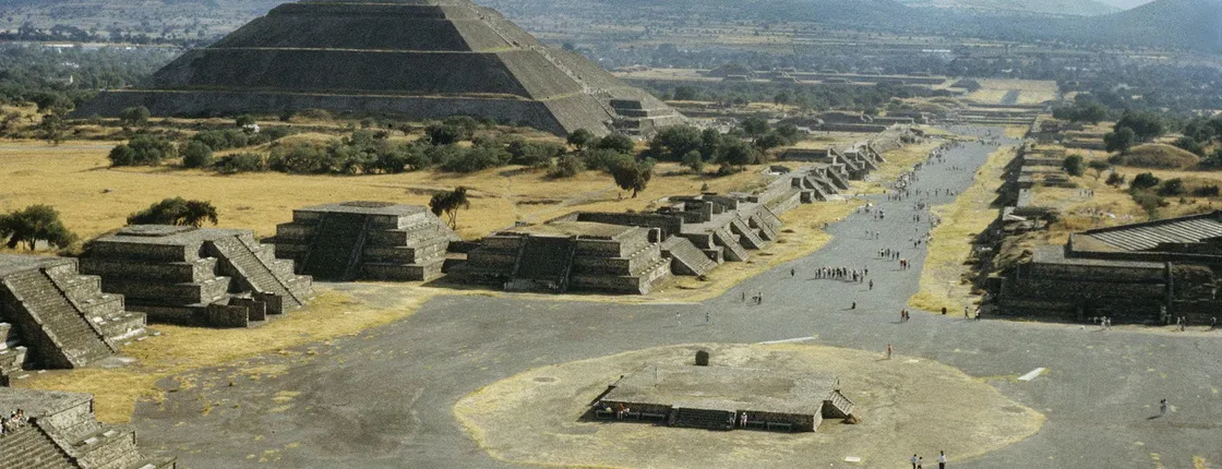 Mexico City Historic Center, Pyramids of Teotihuacán and Drink Tasting