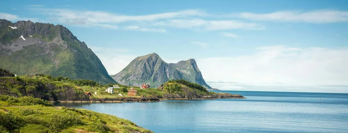 Senja coast and Arctic fjords guided tour from Tromsø