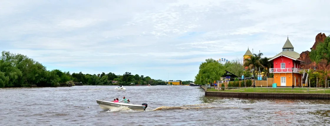 Tigre delta trip and visit to Puerto de Frutos