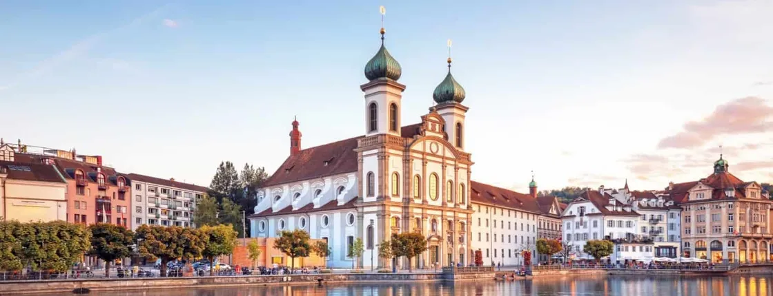 2-hour romantic tour in Lucerne