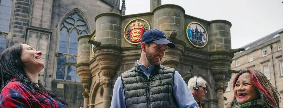Edinburgh private custom tour with a local guide