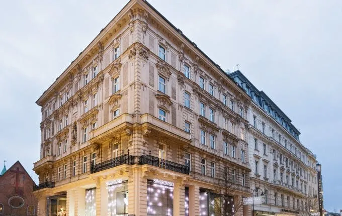 Guided visit of the Swarovski Crystal Worlds Store Vienna