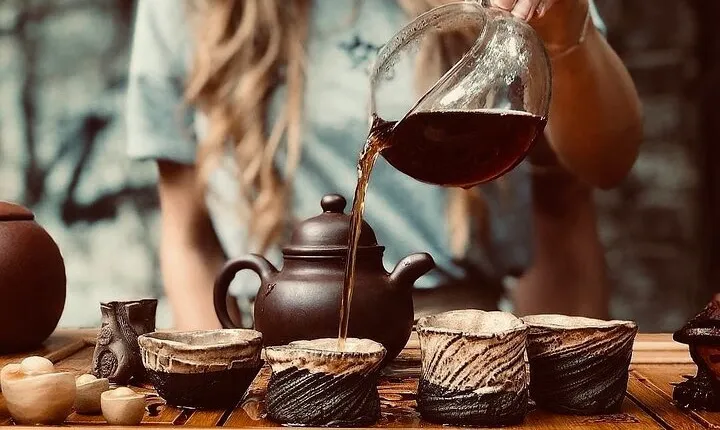 Georgian Tea Tasting and Walking Tour at Tbilisi