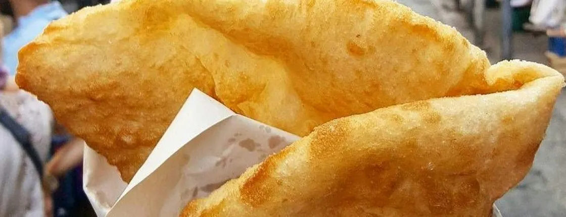 Private Naples street food walking tour with tastings