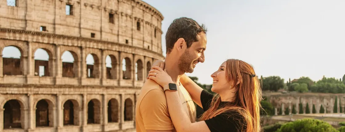 Personalised photoshoot outside the Colosseum