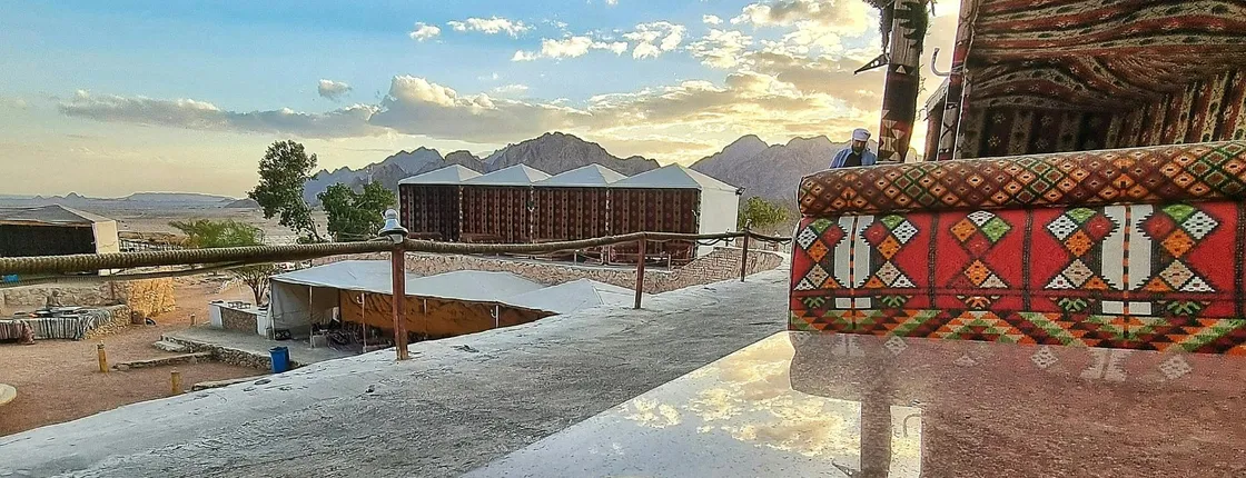 Desert Sunset in a 4x4 Jeep with Stargazing, Dinner and Show in Sharm