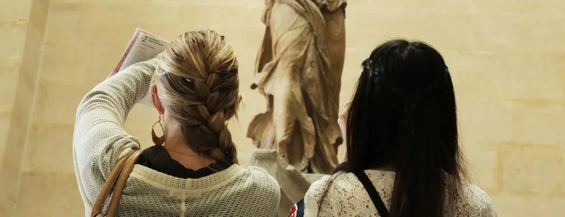Louvre Museum Masterpieces Guided Tour with Reserved Access