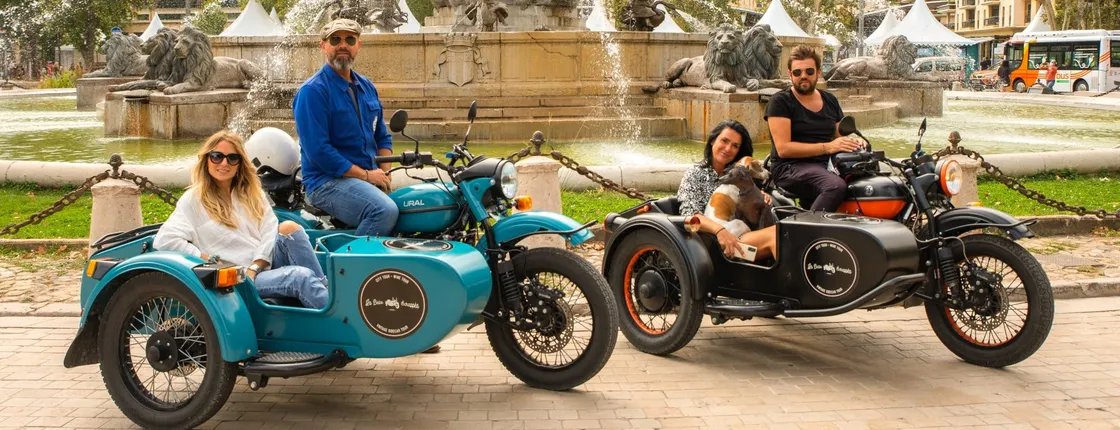 Retro side-car discovery tour of Aix-en-Provence