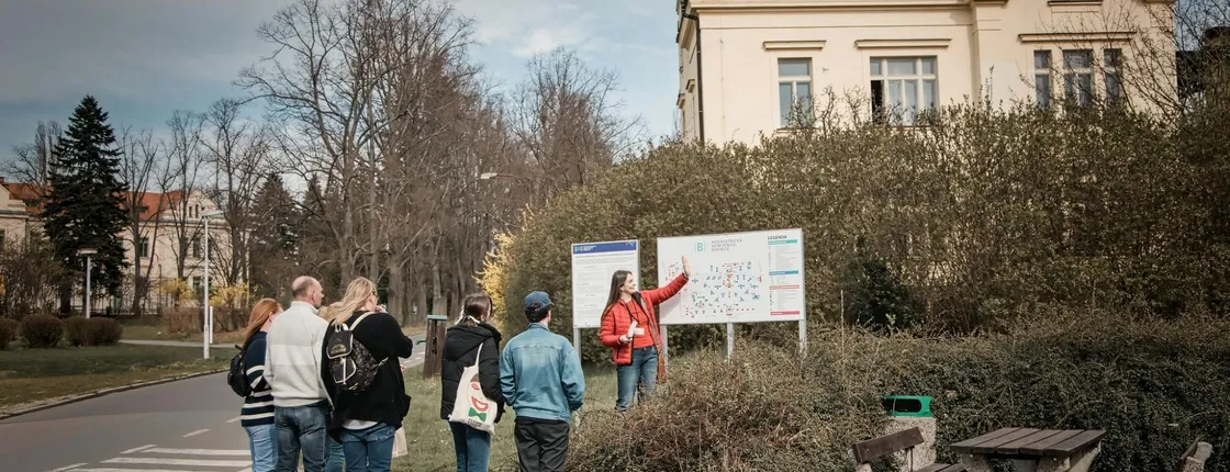 Historical tour of the psychiatric hospital and its abandoned cemetery