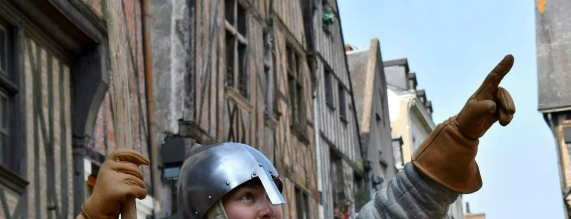 Medieval Tours immersive walking tour with crusader's daughter