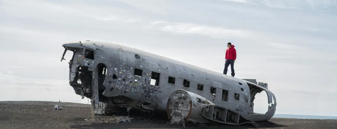 South coast highlights and Sólheimasandur plane wreck small group tour