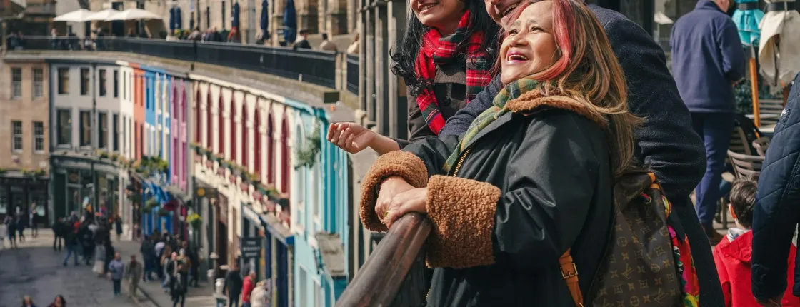 Edinburgh private half-day custom tour with a local guide