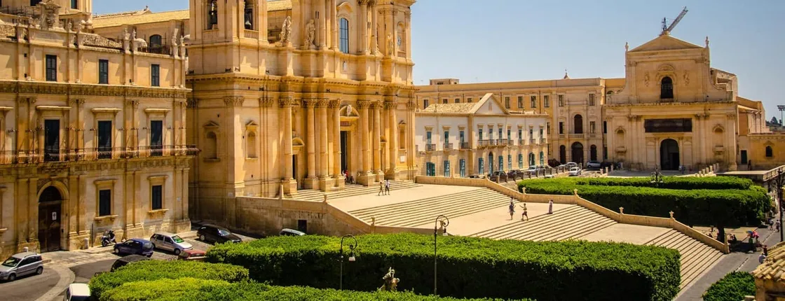 Noto cultural half-day walking tour from Syracuse