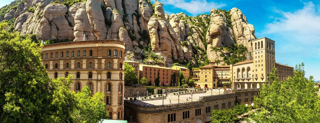 Montserrat experience with roundtrip trasportation from Barcelona