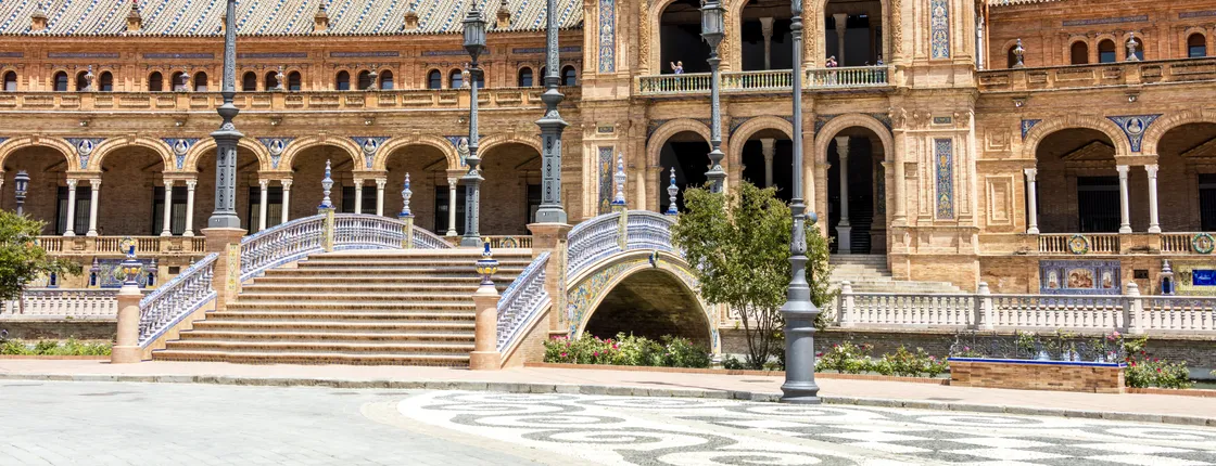 Full-day Seville tour from the Algarve with a local guide