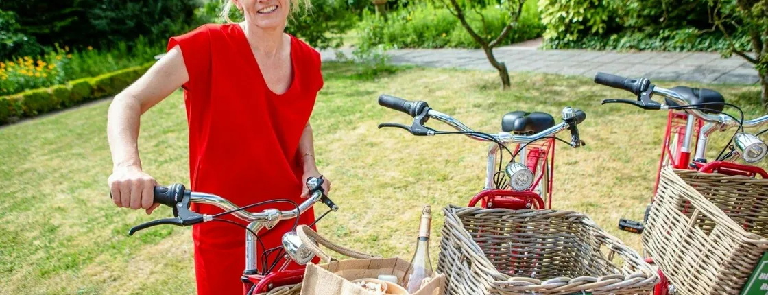 Guided retro bike tour to the hidden gems of Bruges