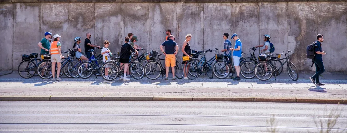 Berlin Wall and Cold War Bike Tour in Dutch