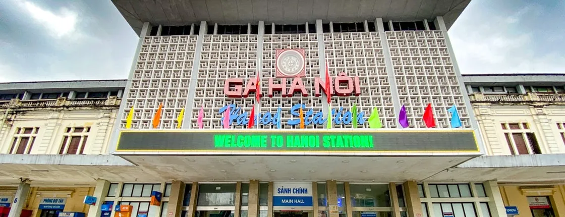 Ha Noi train station to Ha Noi city centre private transfer