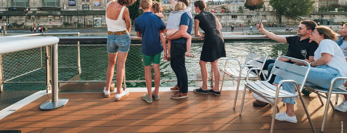 Sightseeing cruise tickets with live guide