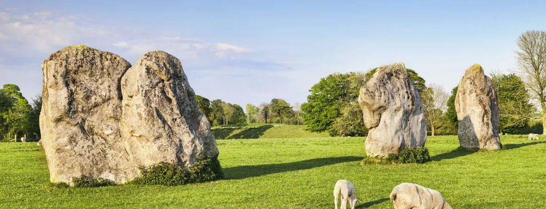Bath, Avebury and Lacock Village small group day tour from London