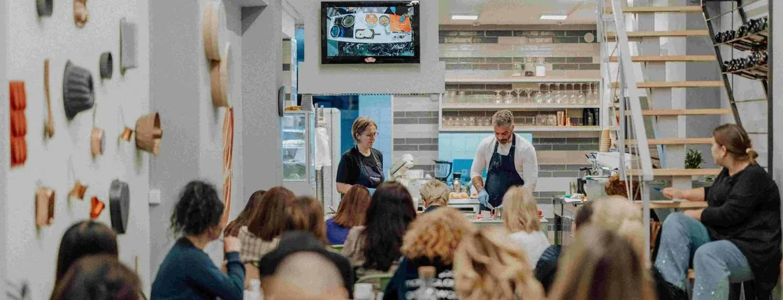 Cook and eat like a local, food tour and workshop