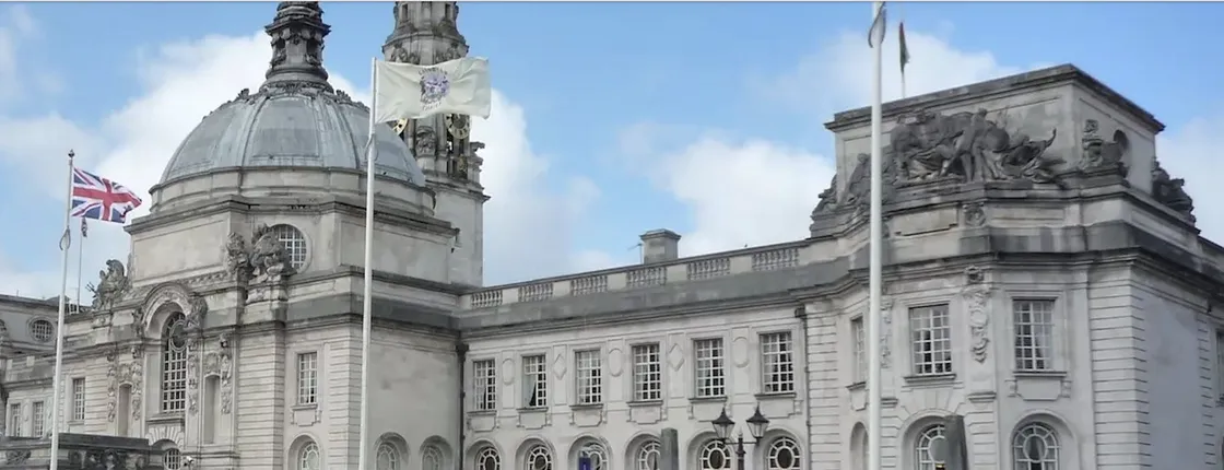Audio tour from Cardiff Castle to City Hall