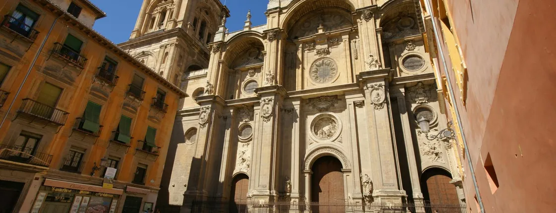 Granada historic centre tour with augmented reality