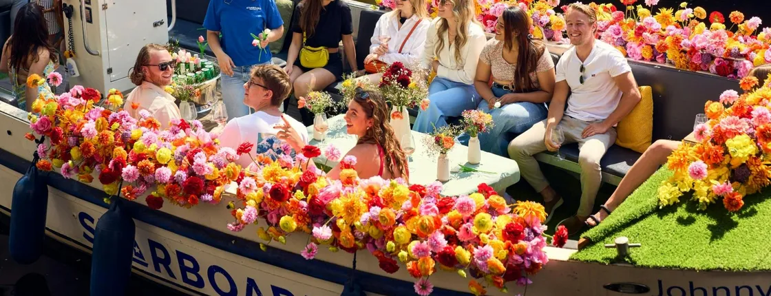 City Highlights Cruise on Luxury Flower Boat