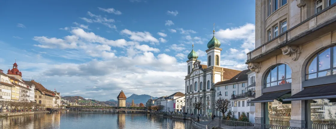 Exclusive historical walking tour of Lucerne with a local